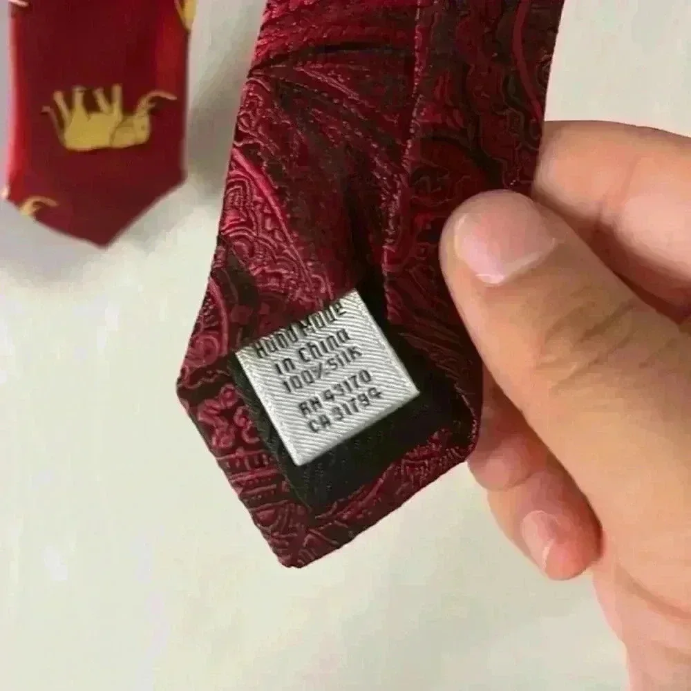Men tie bundle